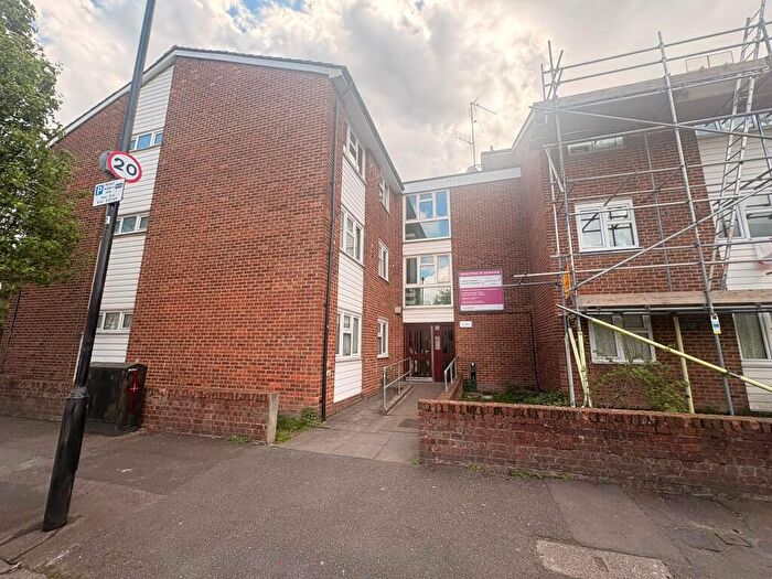 2 Bedroom Apartment To Rent In Newland Street, London, E16