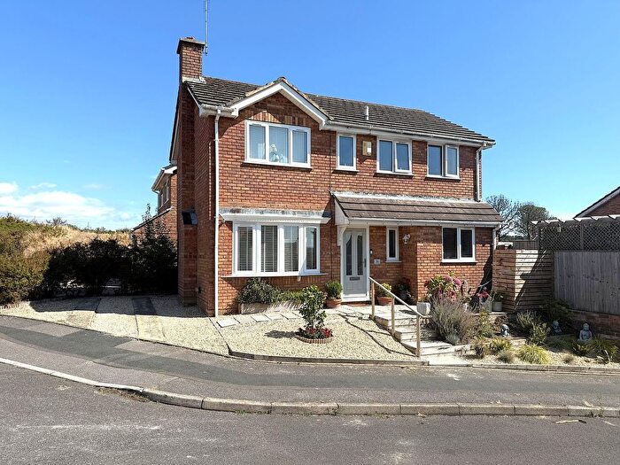 4 Bedroom Detached House For Sale In Marshwood Avenue, Canford Heath, Poole, BH17