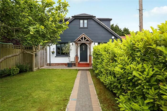 5 Bedroom Detached House To Rent In Horns Drove, Rownhams, Southampton, SO16