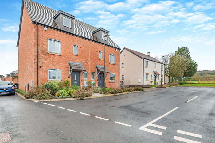 4 Bedroom Semi-Detached House For Sale In Newnham-on-Severn, Gloucestershire, Gloucestershire, GL14