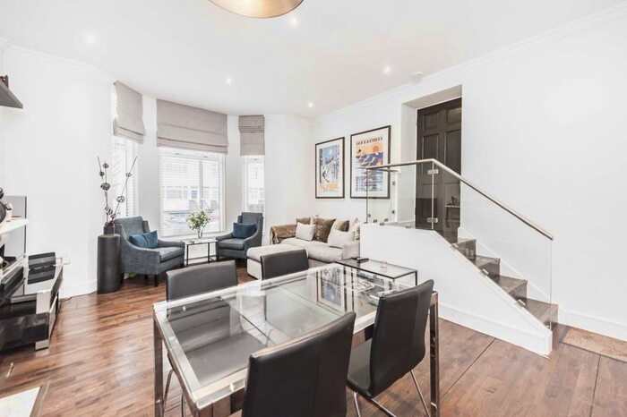 2 Bedroom Flat To Rent In Devonport Road, London, W12