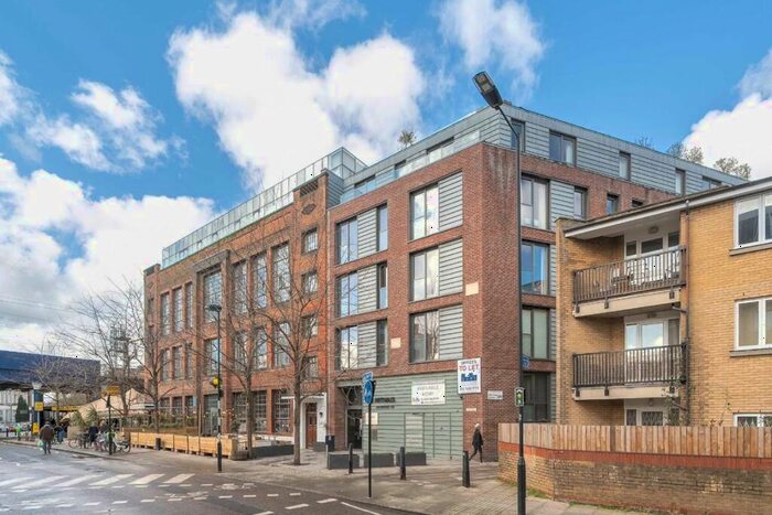2 Bedroom Flat To Rent In Richmond Road, Hackney, E8