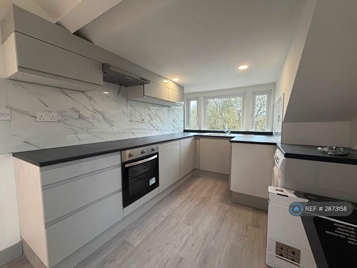 3 Bedroom Flat To Rent In Leighton Buzzard Road, Hemel Hempstead, HP1