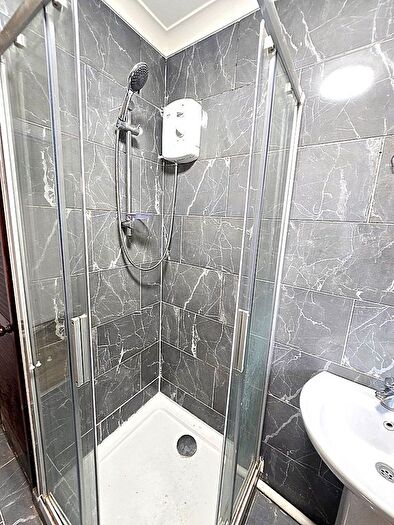 2 Bedroom Flat To Rent In Brookside Drive, Hinckley, LE10