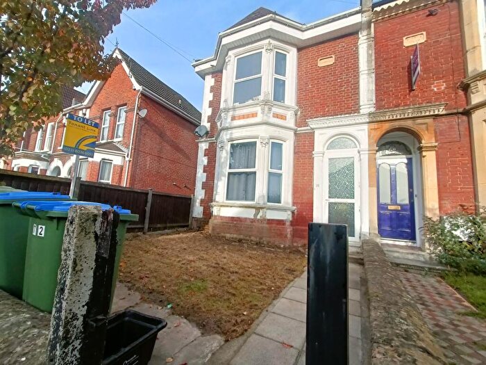 5 Bedroom House To Rent In Gordon Avenue, SO14