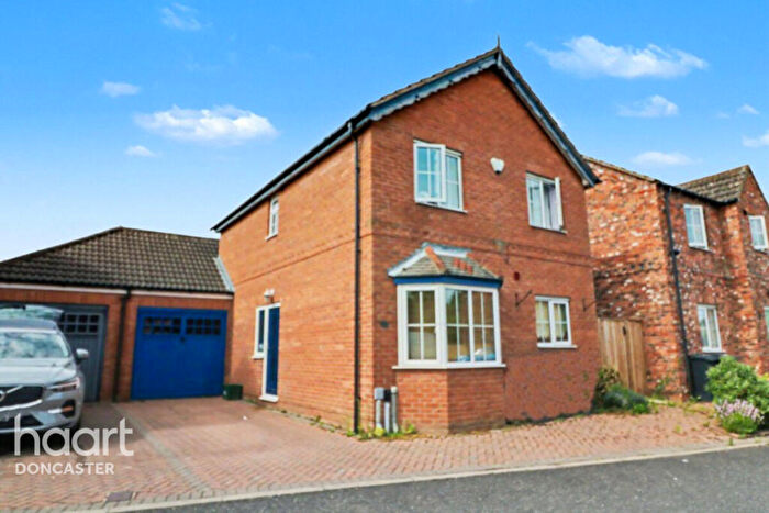 3 Bedroom Detached House For Sale In Lord Porter Avenue, Stainforth, Doncaster, DN7