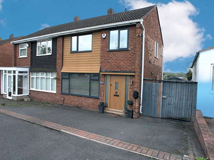 3 Bedroom Semi-Detached House For Sale In Kingswinford, Granville Drive, DY6