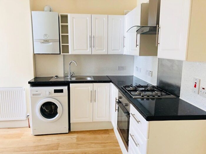 2 Bedroom Flat To Rent In Whitworth Road, South Norwood, SE25