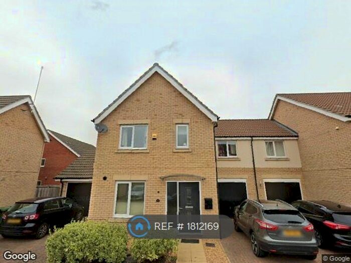 4 Bedroom Semi-Detached House To Rent In Vickers Way, Cambridge, CB23