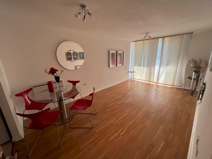 2 Bedroom Flat To Rent In Highfield Road, Feltham, TW13