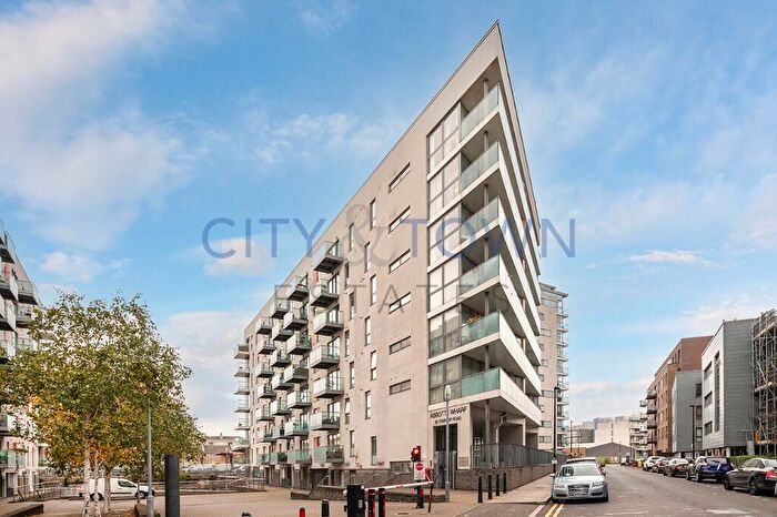 2 Bedroom Apartment For Sale In Stainsby Road, London, E14