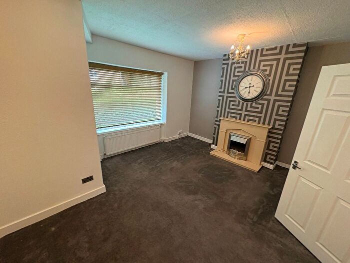 2 Bedroom Flat To Rent In Fieldhead Drive, Glasgow, G43