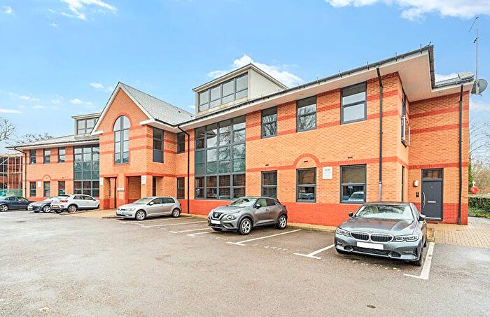 2 Bedroom Flat To Rent In Furlong Road, Bourne End, SL8