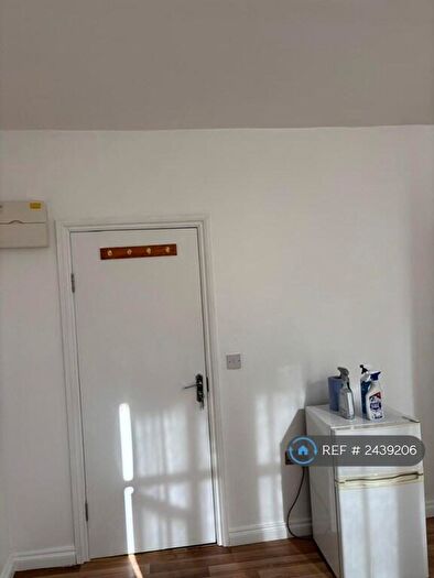 Studio To Rent In East Ham, London, E6