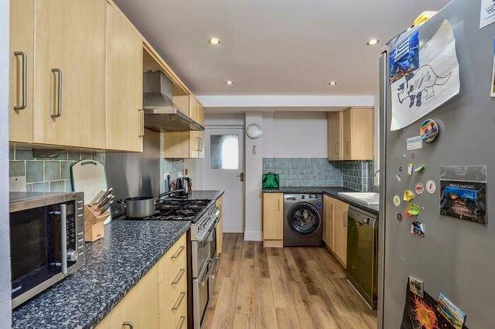 4 Bedroom House To Rent In Allen Street, Maidstone, Kent, ME14