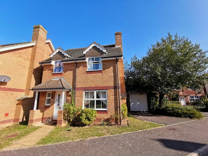 3 Bedroom Property To Rent In Redberry Road, Kingsnorth, Ashford, TN23