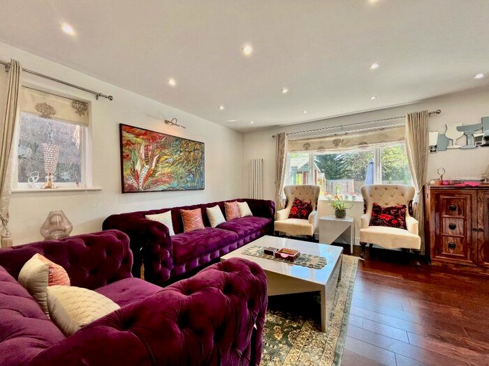 3 Bedroom Detached House To Rent In Norman Crescent, Pinner, Middlesex, HA5