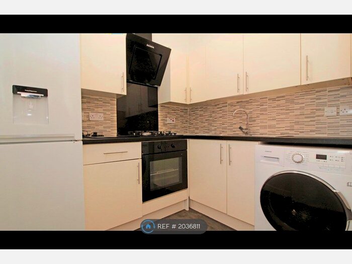 2 Bedroom Flat To Rent In Lewisham, London, SE13