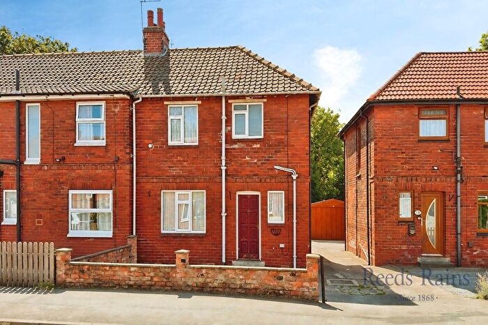 2 Bedroom Semi-Detached House For Sale In Portholme Drive, Selby, North Yorkshire, YO8