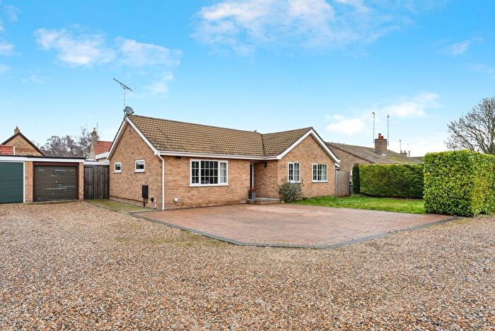 3 Bedroom Bungalow For Sale In Wiggin Close, Barton Mills, Bury St. Edmunds, Suffolk, IP28