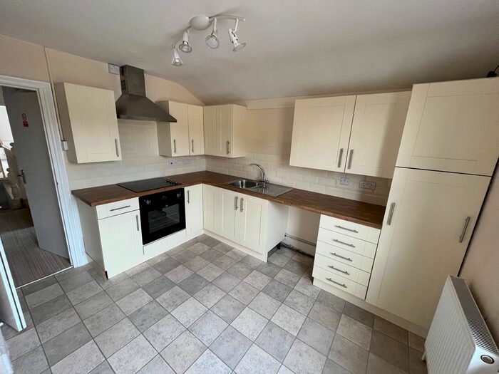 1 Bedroom Flat To Rent In Clifton Terrace, Taunton, TA2
