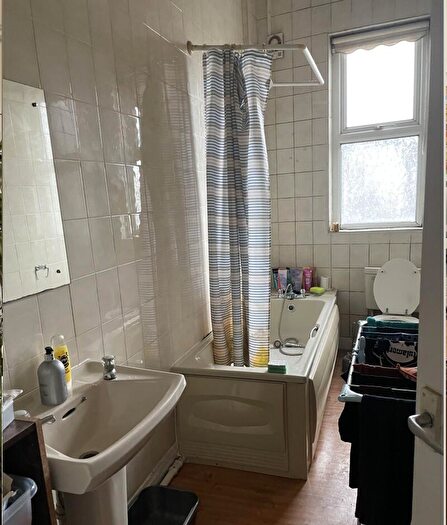 1 Bedroom Flat To Rent In Egerton Road, Manchester, M14