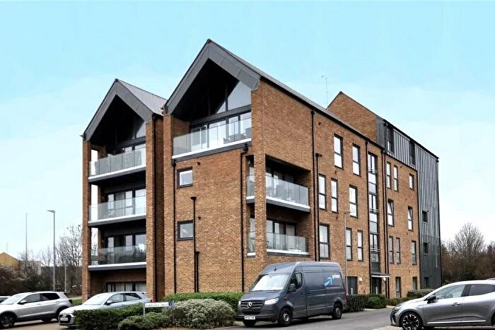 2 Bedroom Flat For Sale In Havelock Drive, Greenhithe, DA9