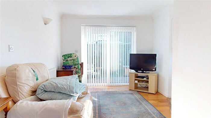 2 Bedroom Semi-Detached House For Sale In Kings Close, Lancing, West Sussex, BN15