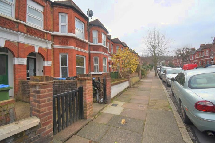 2 Bedroom Flat To Rent In Vernham Road London, SE18