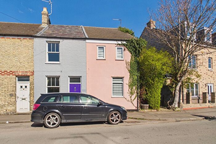 2 Bedroom Semi Detached House For Sale In High Street, Chesterton, Cambridge, Cambridgeshire, CB4