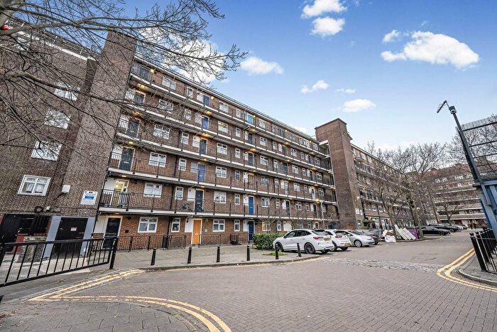 2 Bedroom Flat To Rent In Cable Street, Shadwell, London, E1