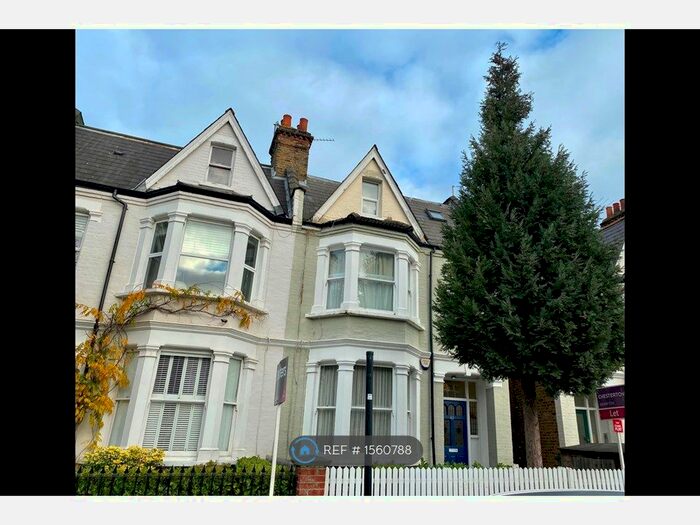 2 Bedroom Flat To Rent In Ground Floor, London, W4