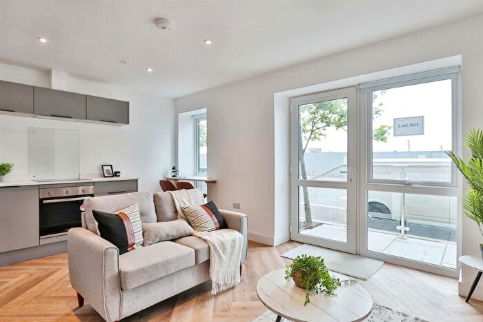 1 Bedroom Apartment For Sale In Jefferson Avenue, Poole, BH15