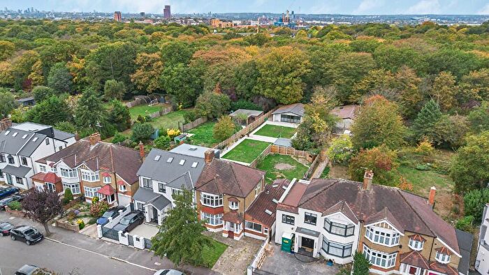 3 Bedroom Semi-Detached House For Sale In High View Road, London, E18