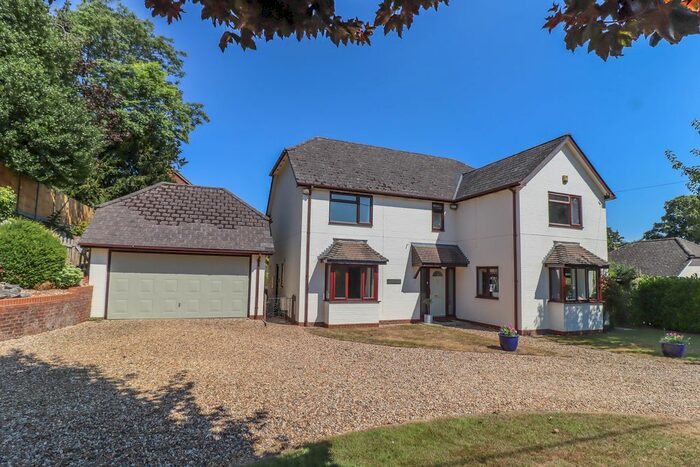 5 Bedroom Detached House For Sale In Abbotts Ann, Andover, Hampshire, SP11