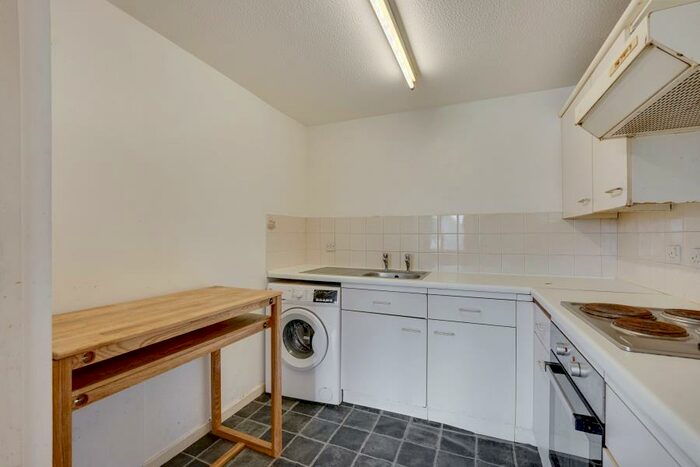 Studio To Rent In Hardingstone Court, Waltham Cross, EN8