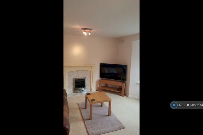2 Bedroom Flat To Rent In Slaters Way, Nottingham, NG5