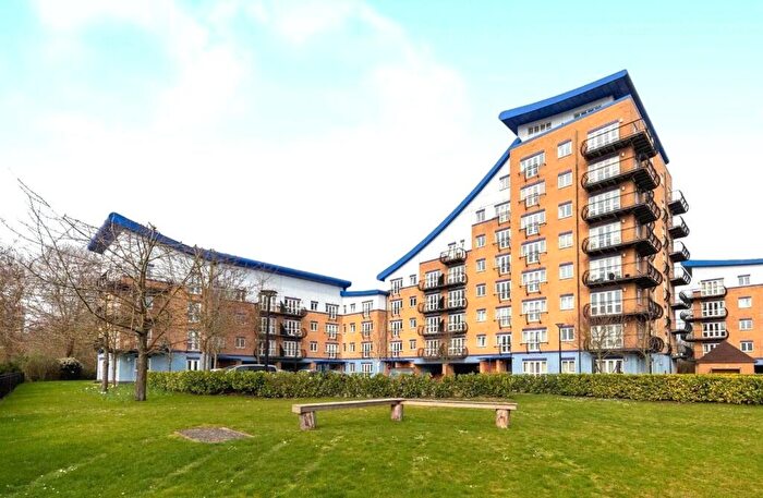 2 Bedroom Flat For Sale In Luscinia View, Napier Road, Reading, Berkshire, RG1