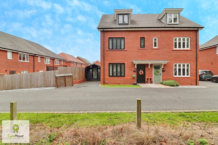 3 Bedroom Semi-Detached House For Sale In Dunlin Drive, Norton Canes, Cannock, WS11