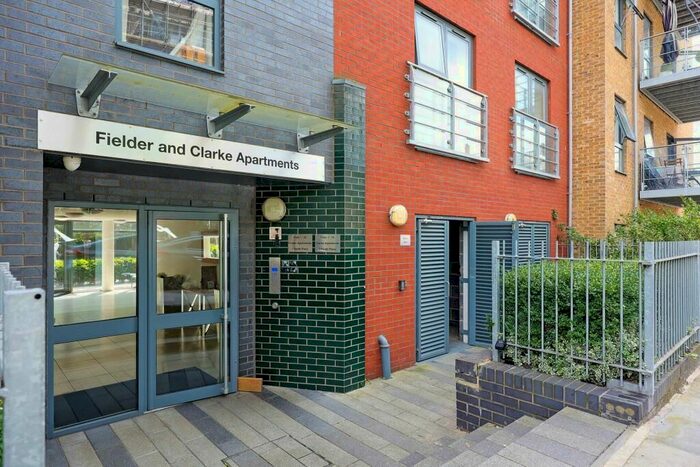 3 Bedroom Flat To Rent In Clarke Apartments, Heath Place, Mile End, Bow, London, E3