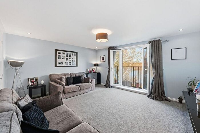 4 Bedroom End Of Terrace House For Sale In Red Kite Avenue, Rotherham, S63