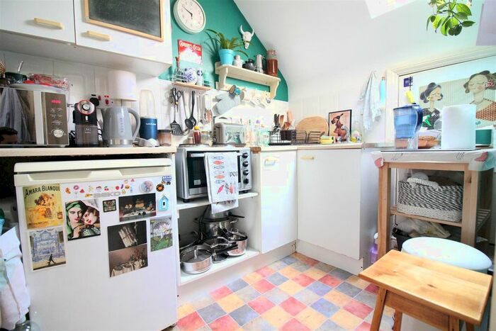 Studio To Rent In Madeley Road, London, W5