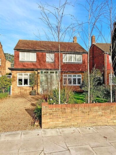 4 Bedroom Detached House For Sale In Broad Lane, Hampton, TW12