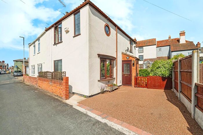 2 Bedroom Semi-Detached House For Sale In Back Chapel Lane, Gorleston, Great Yarmouth, NR31