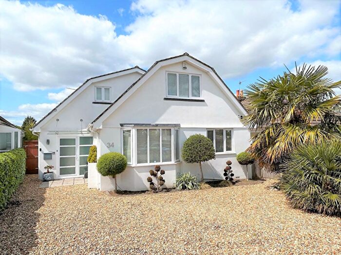 4 Bedroom Chalet To Rent In Gorsehill Road, Oakdale, Poole, BH15