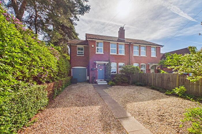 4 Bedroom Semi Detached House For Sale In Pinewood Avenue, Crowthorne, Berkshire, RG45