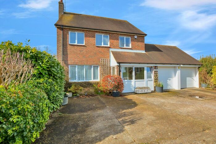 3 Bedroom Detached House For Sale In The Street, Hothfield, TN26