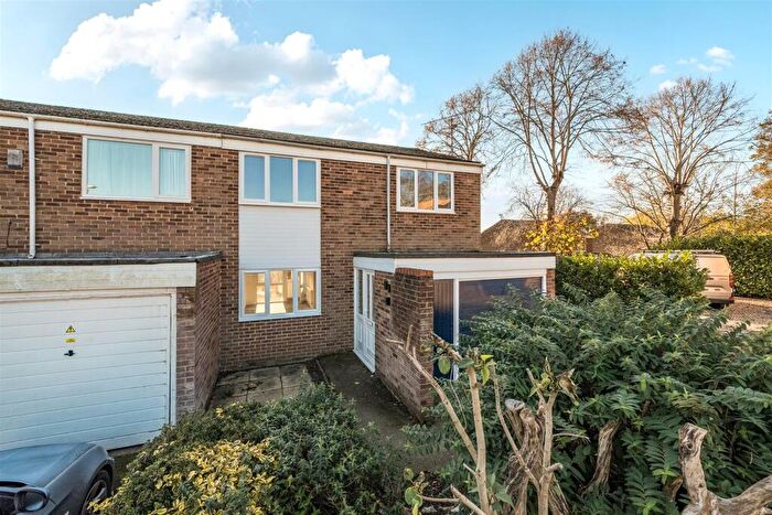 3 Bedroom Semi Detached House For Sale In Highbridge Close, Caversham, Reading, RG4