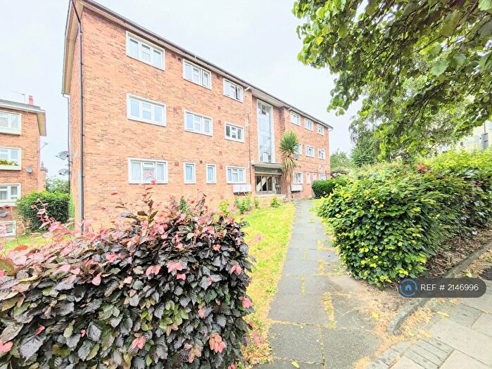 2 Bedroom Flat To Rent In Mead Court, London, NW9