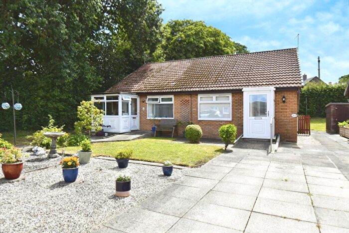 2 Bedroom Semi-Detached Bungalow For Sale In Howdale Road, Hull, HU8